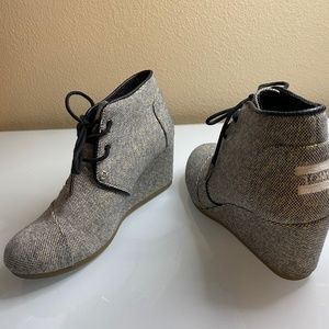 Tom’s Tweed Wedge Booties